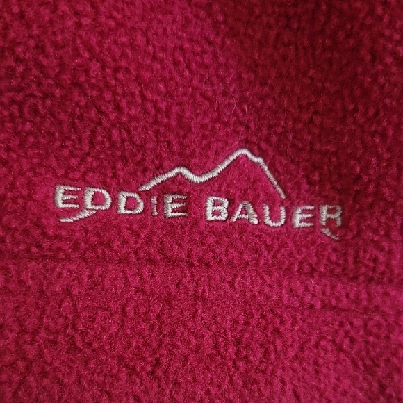 Eddie Bauer Women's Vest in Marooon - Picture 4 of 5